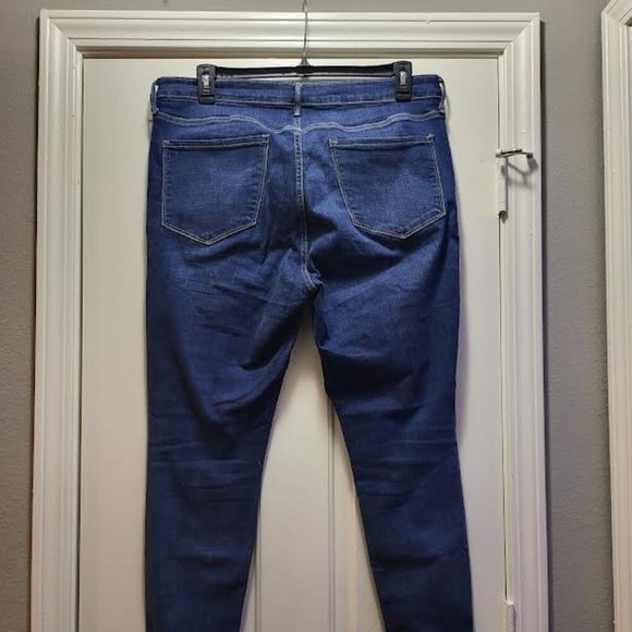 Old Navy, Plus Size Jean, Size 16 - Picture 3 of 8